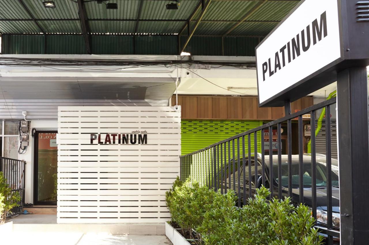 Platinum Deluxe Shopping Apartments Bangkok Exterior foto